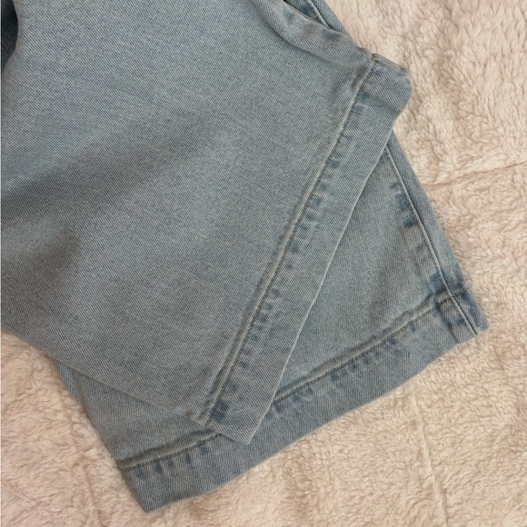Zara Wide-Leg High-Waist Buttoned Jeans - Picture 9 of 10